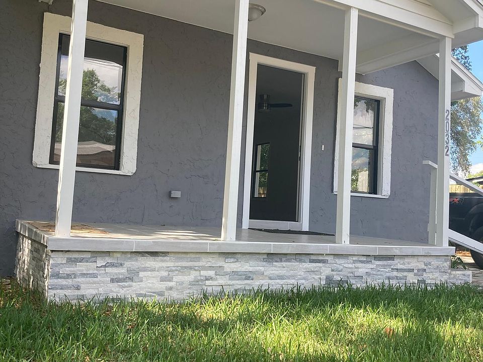 1st image of 2032 Thomas Ct