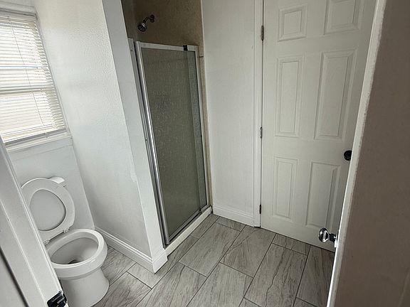 5th image of 13944 Walker St #13950