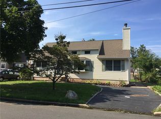 19 W James Pl, Iselin, NJ 08830
