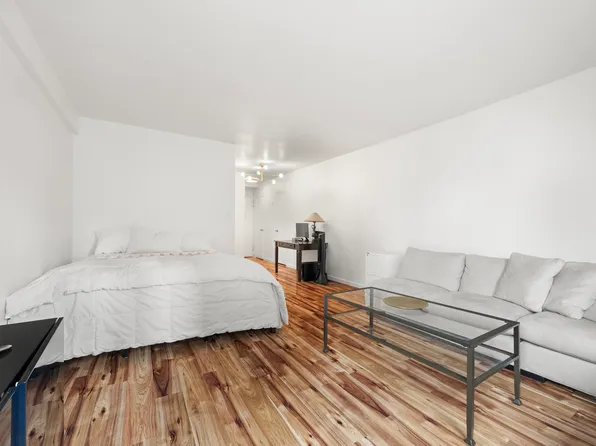 345 West 58th Street image 5 of 19