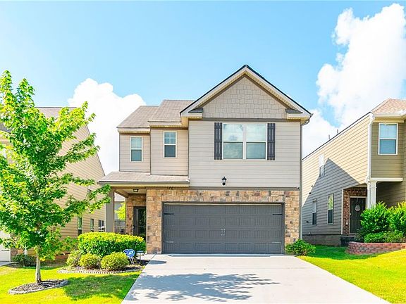 3rd image of 576 Dasheill Ln