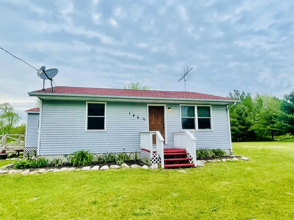 1440 W Howard City Edmore Rd, Six Lakes, MI 48886