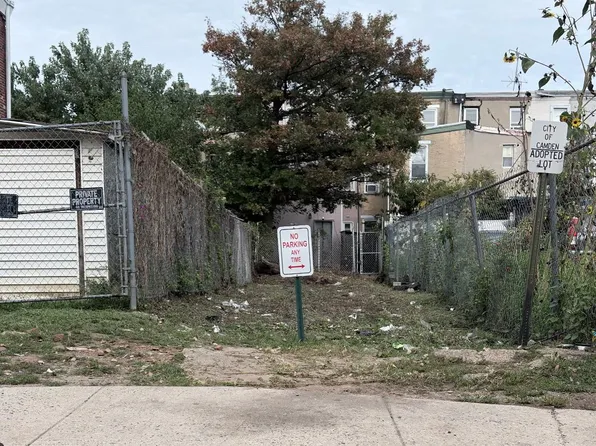 547 Grant St, Camden, NJ 08102