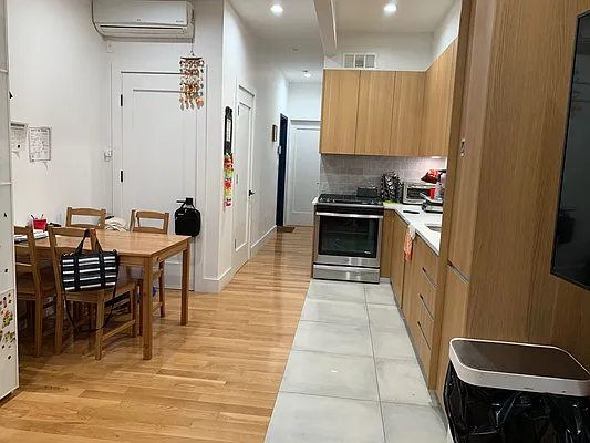 Rented by Michal Kuras, LREB | media 28