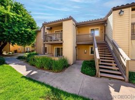 1935 Avenida Del Mexico