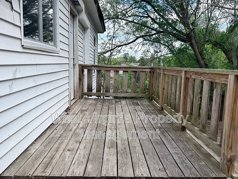 112 Mason St — Photo 12