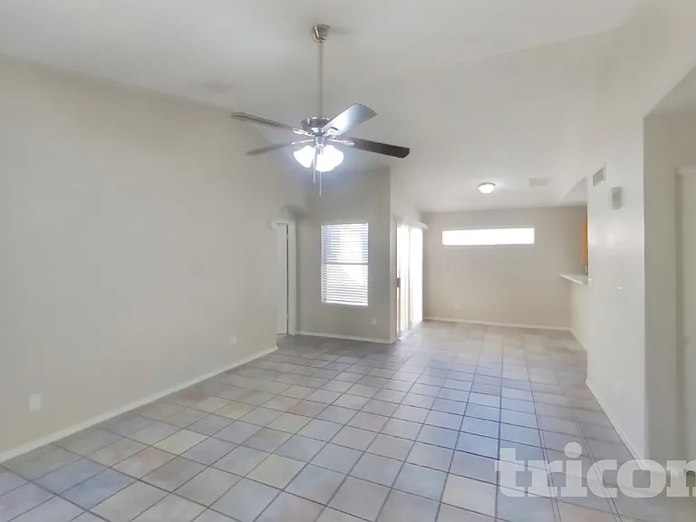 19809 N 47th Ln — Photo 3