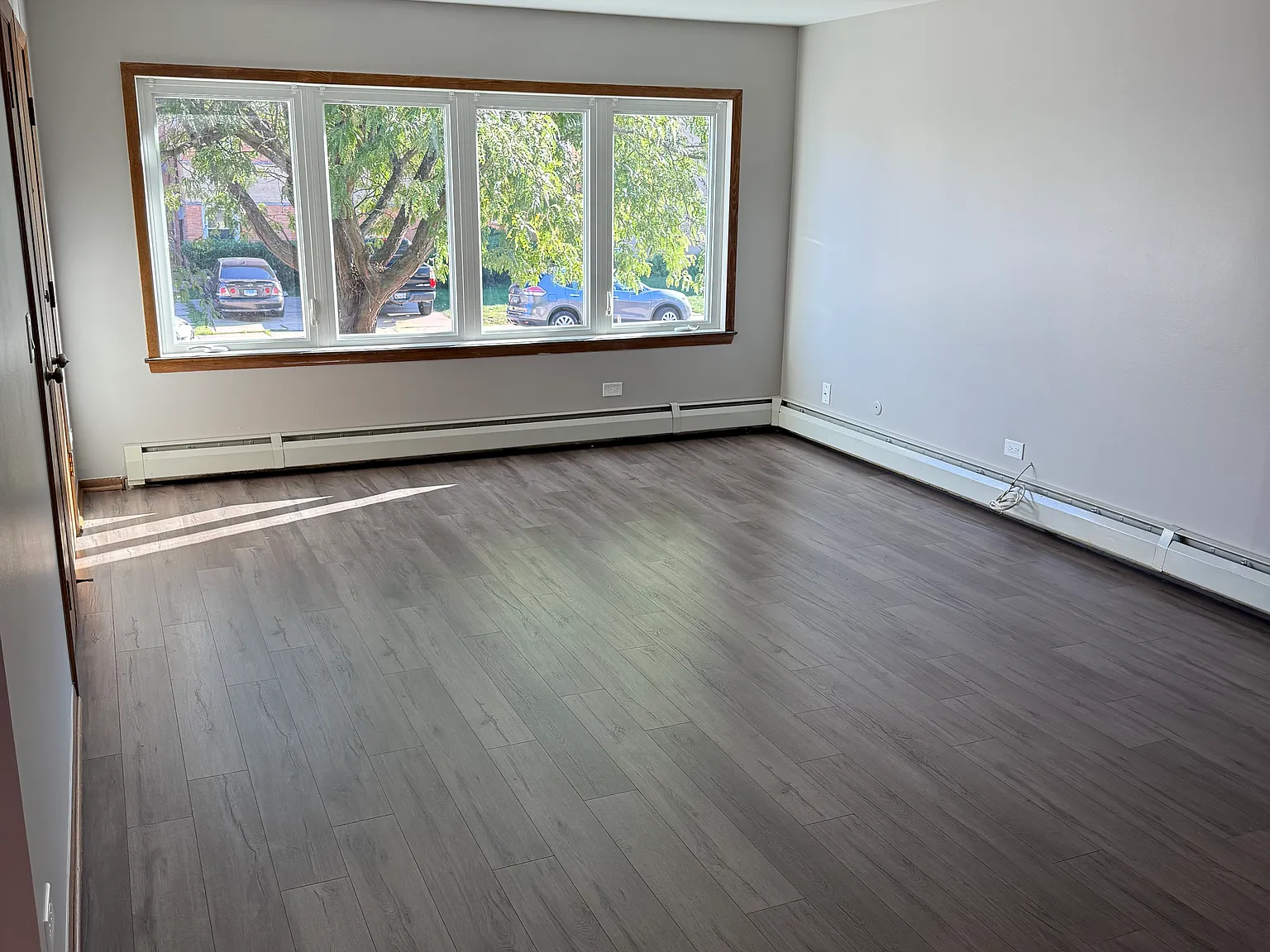 8538 W Catalpa Ave — Photo 2
