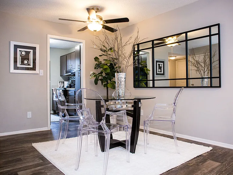 Brooks Crossing Apartments — Photo 12