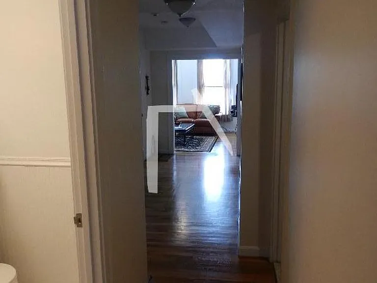 1942 Beacon St #1E — Photo 6