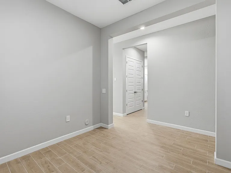 5028 E Shady Glen Ave — Photo 5