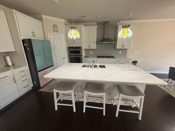 2nd image of 317 Aintree Ave