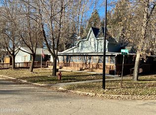 209 W 2nd Ave S, Cavalier, ND 58220