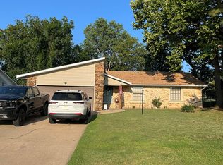 1612 Red Bud Ln, McAlester, OK 74501