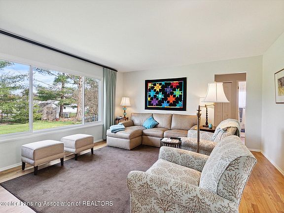 2nd image of 2807 Montego Dr