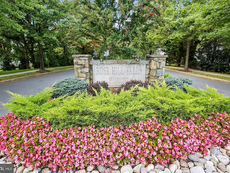 467 Winding Rose Dr — Photo 16