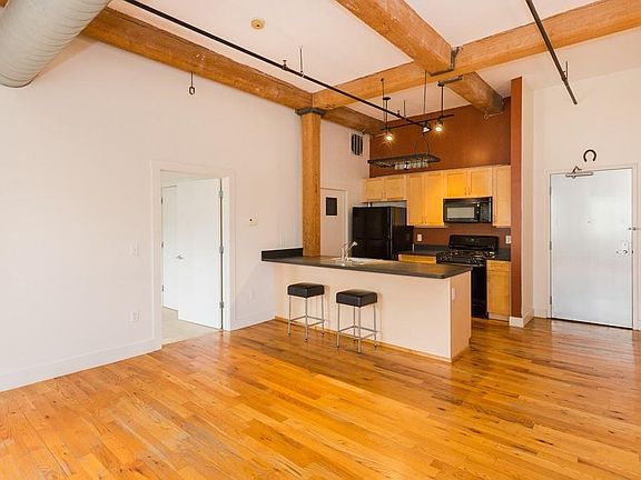 2nd image of 589 Essex St Unit 208