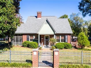 136 Park St, Statesville, NC 28677