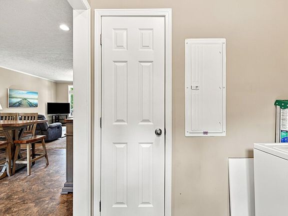 5th image of 245 Hidden Springs Way
