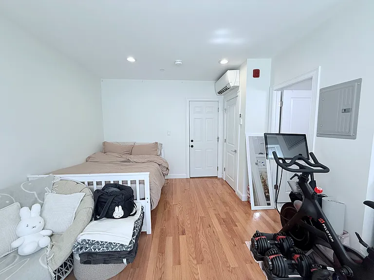 325 Newport Ave #22 — Photo 3