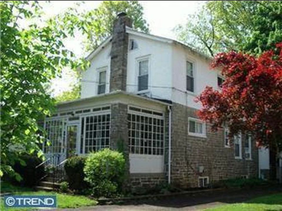 1st image of 2128 Parkview Ave Floor 1