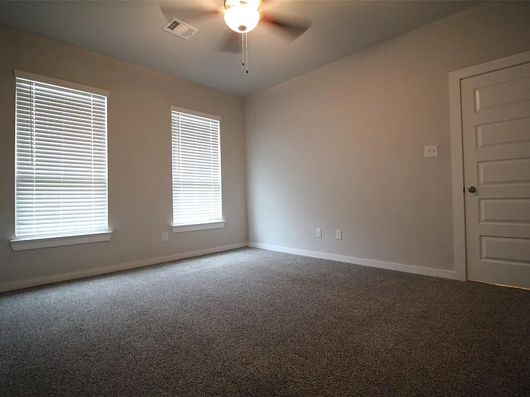 25504 Starling Ln — Photo 11