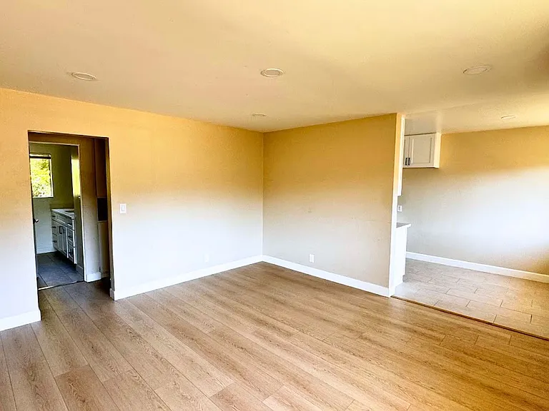 13422 Camilla St — Photo 7