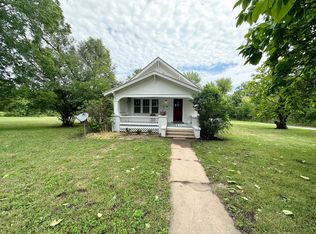 28319 Ellsworth St, Cross Timbers, MO 65634