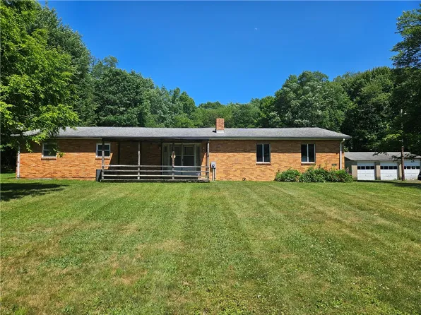 1411 Kittanning Pike, Karns City, PA 16041