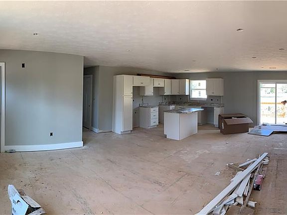 4th image of 412 Highland Dr