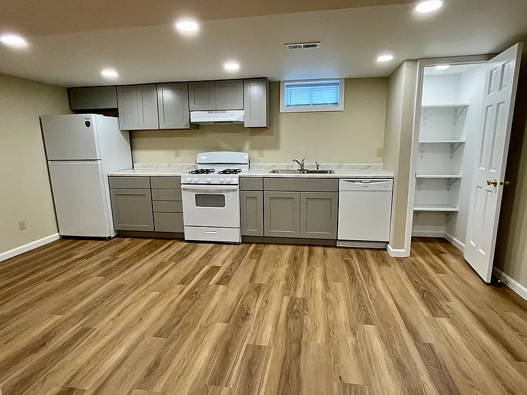 206 W Canedy St #F — Photo 4