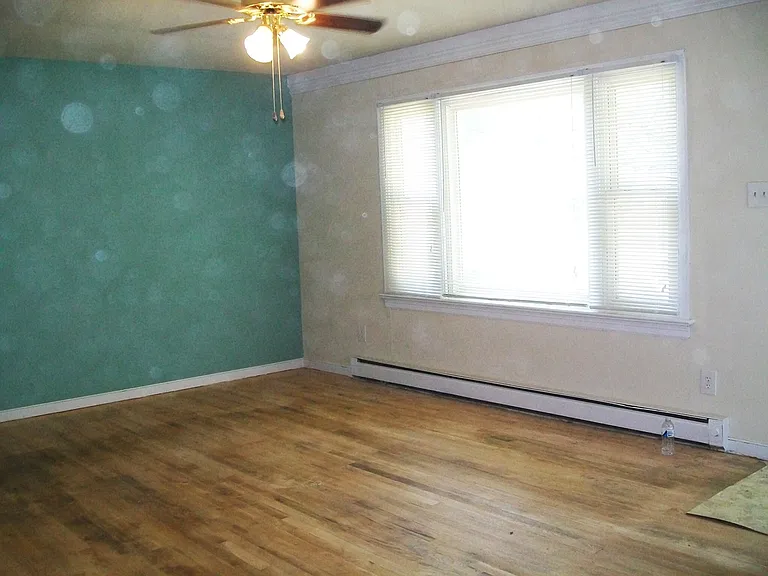 207 N Fern Ave — Photo 2