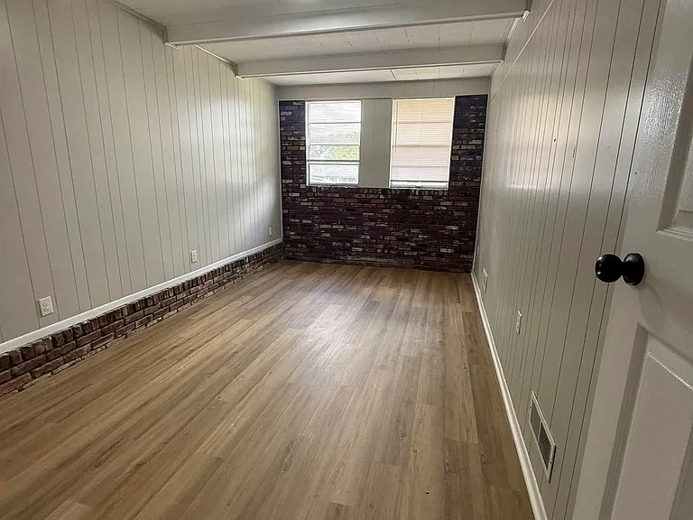 809 Fairfax Dr — Photo 5