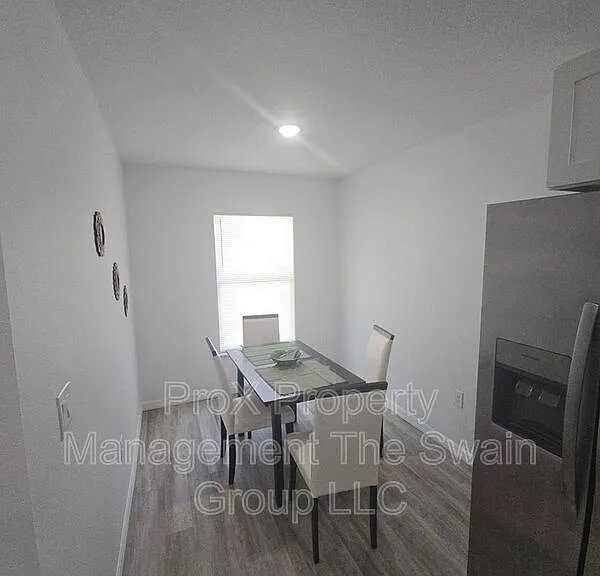 304 Avenue P NW — Photo 5