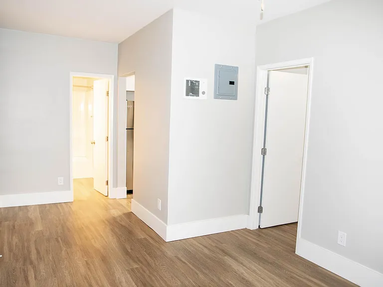 1665 9th Ave #5 — Photo 3