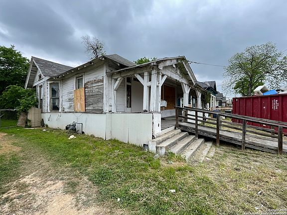 2nd image of 1015 STEVES AVE