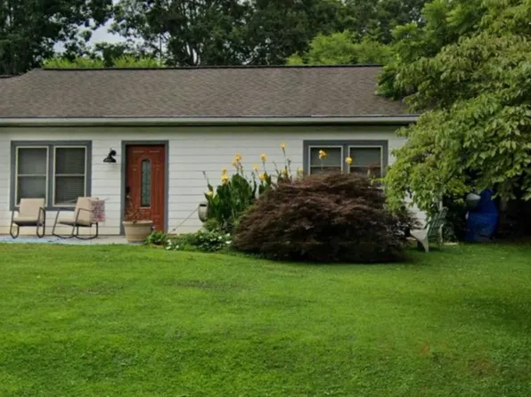 6 Ashwood Dr, Asheville, NC 28803