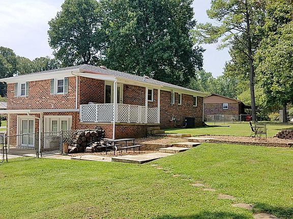 3rd image of 504 Flower Lane Dr