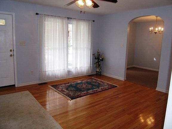 4th image of 804 Corrotoman Cir