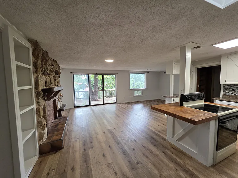 111 Ballew Ln — Photo 4