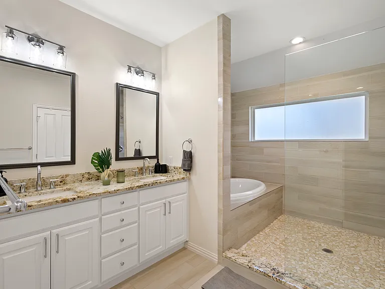 1308 Glen Cove Dr — Photo 23