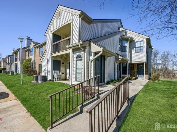 3015 Lighthouse Ln, Parlin, NJ