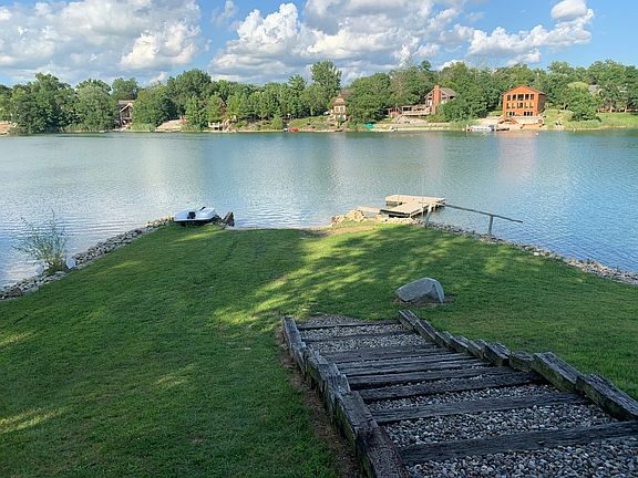 3rd image of 423 Mallard Point Dr