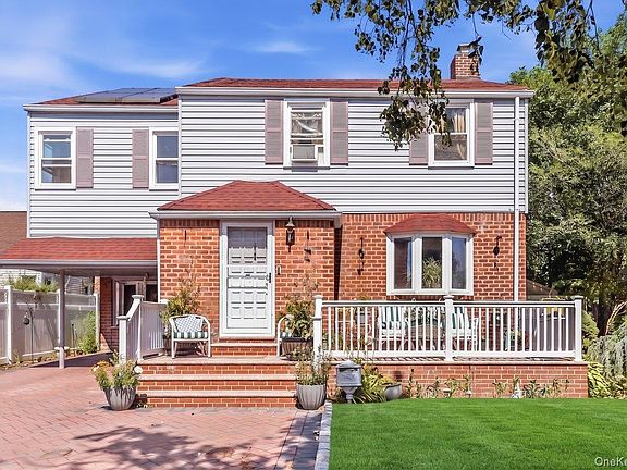 3rd image of 208 Emily Avenue