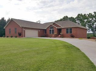 863 Chestnut Grove Cir, Dandridge, TN 37725