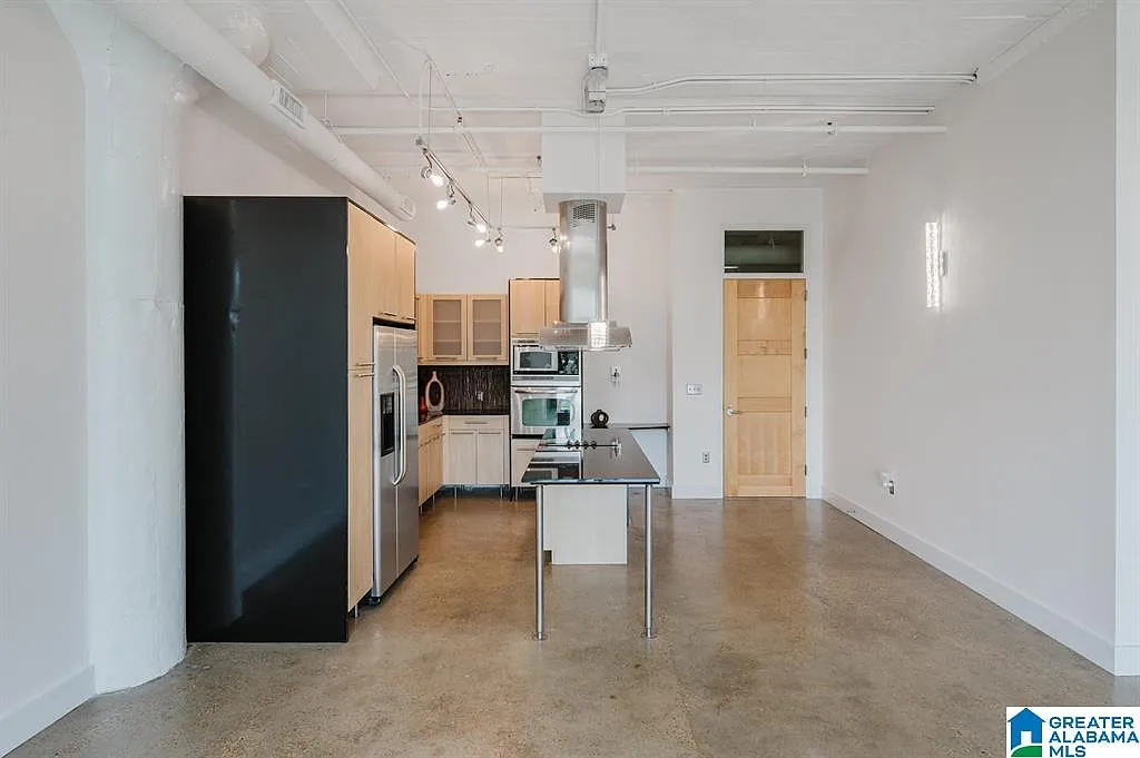 1 bed, 1.0 bath, $1,700 — Photo 3