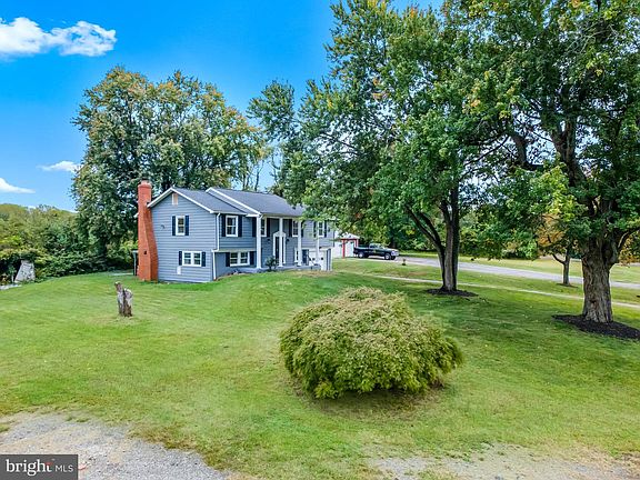 2nd image of 3585 Riva Rd
