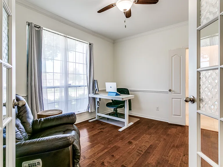 146 London Way — Photo 9