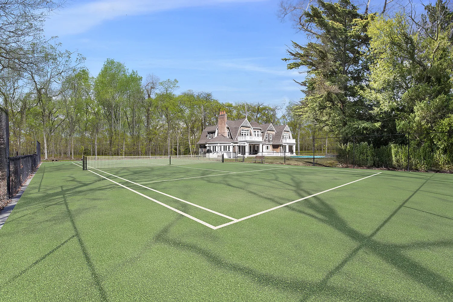 Sag Harbor Estate with Tennis & Heated Gunite Pool, Spa — Photo 3