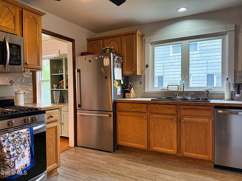 4th image of 335 Ridge Road